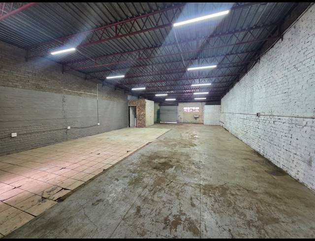 250M² BUSINESS TO LET IN BLESBOKLAAGTE